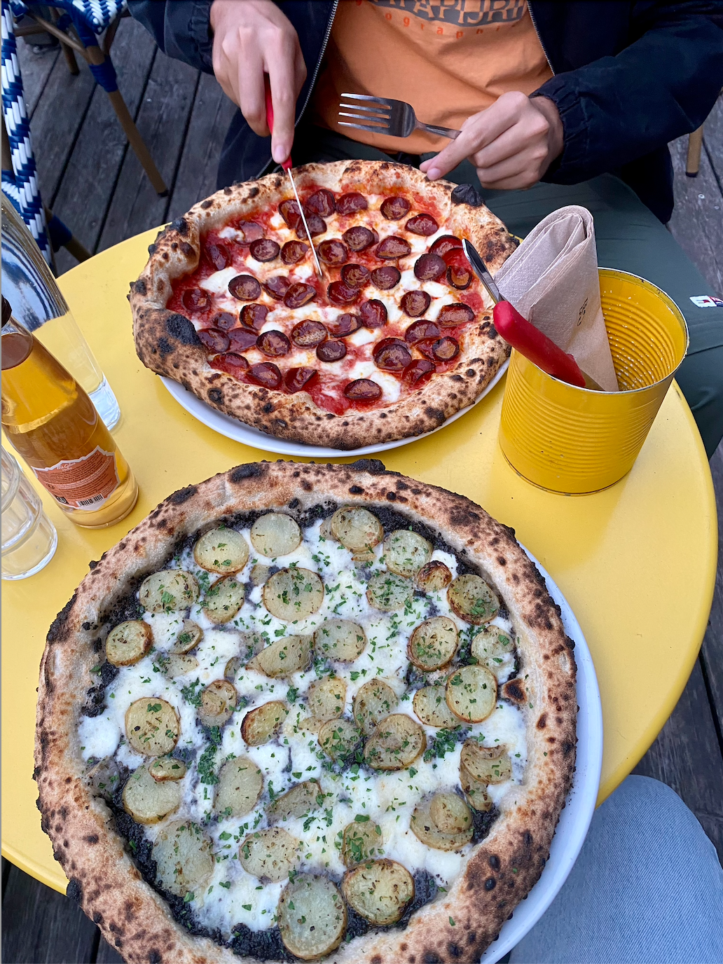 Pizza de Trufa y Peperoni en Dianty Pizza Montblanc